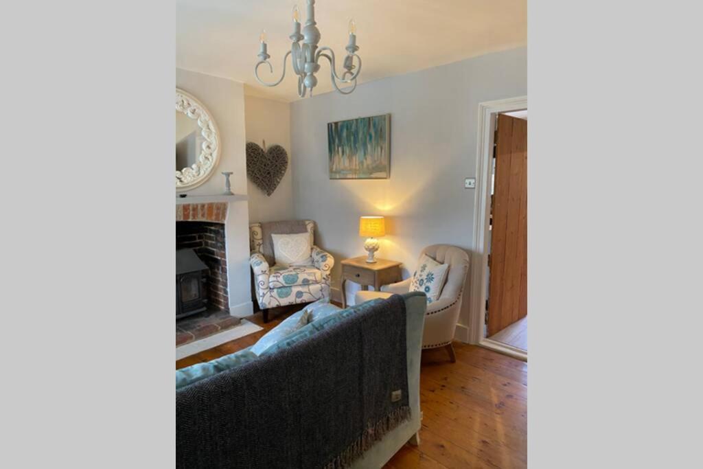 Angel Cottage, Boxgrove, Chichester - Relax And Unwind ภายนอก รูปภาพ