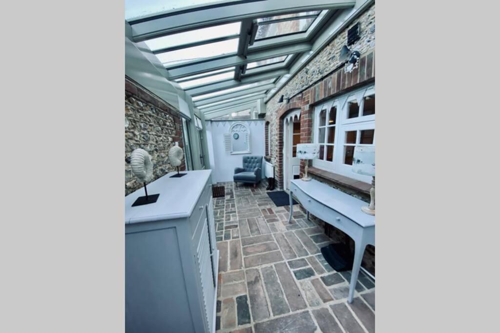 Angel Cottage, Boxgrove, Chichester - Relax And Unwind ภายนอก รูปภาพ